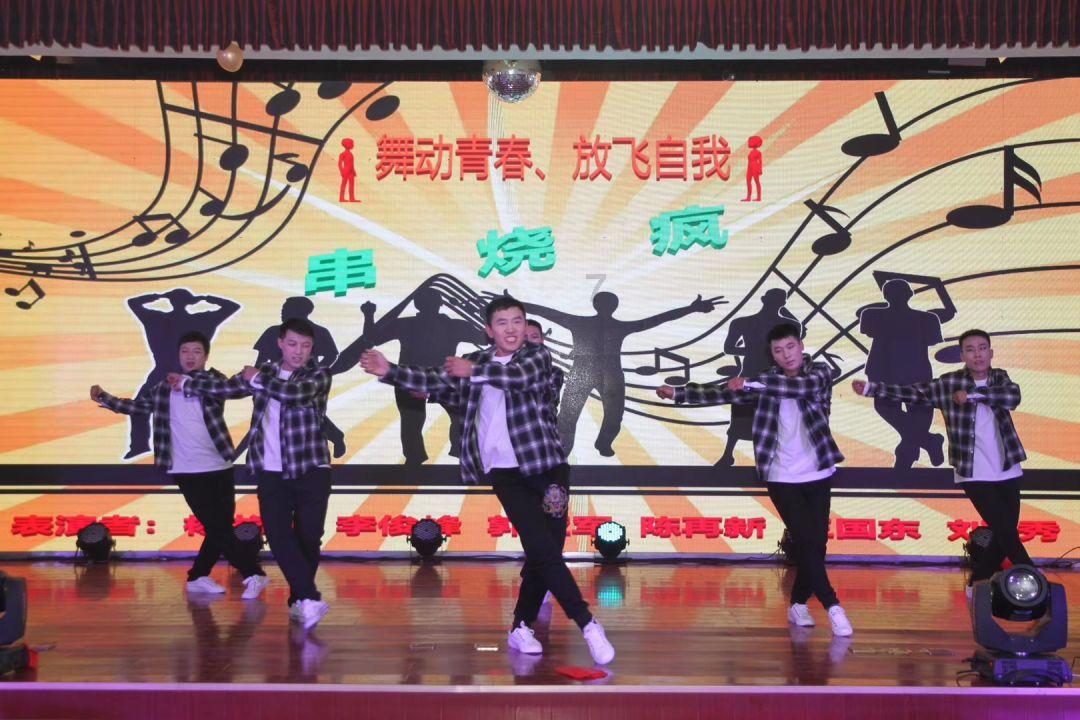 市十八届人大二次会议准备就绪